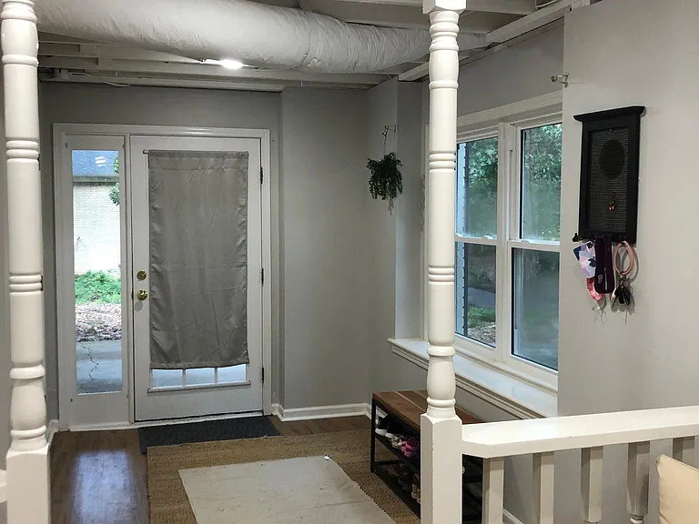 Foyer.