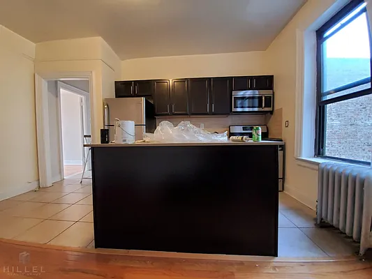 Rented by Hillel Realty Group | media 10