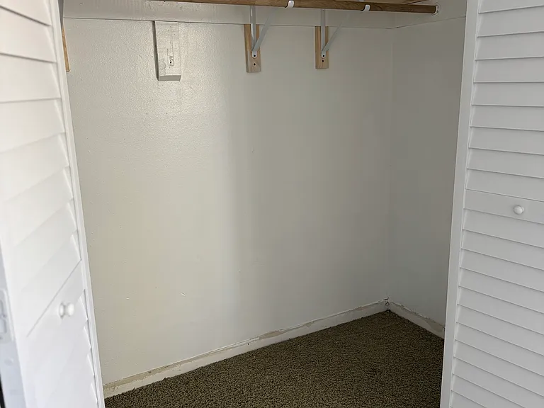 703 Oaks Manor Ct #5-2 — Photo 17
