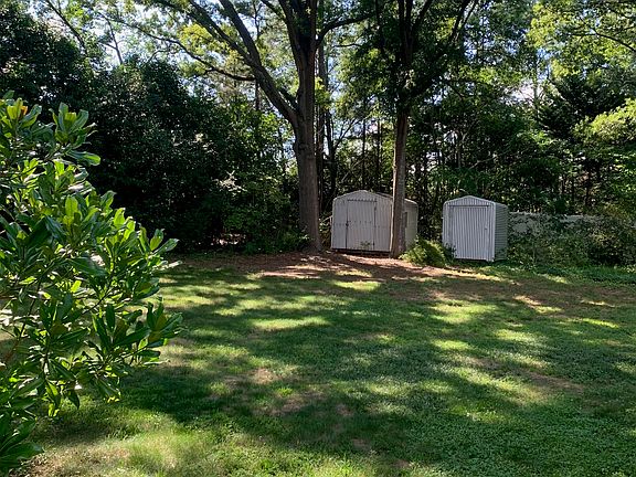 2nd image of 1601 Estes Dr