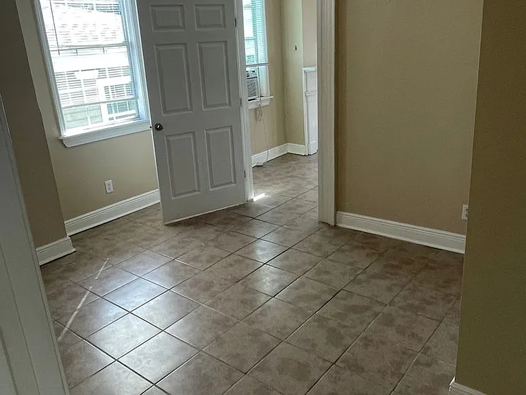 2311 Baronne St #B — Photo 7