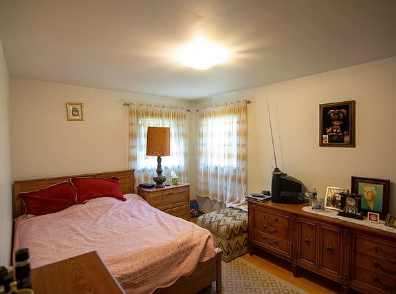 5th image of 3318 N Oriole Ave