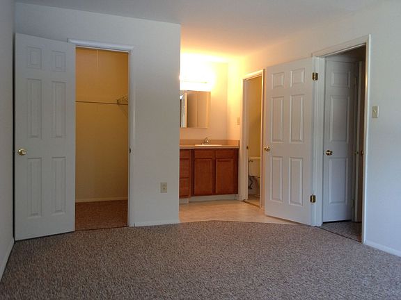 5th image of 199 Silver Spur Dr APT B4
