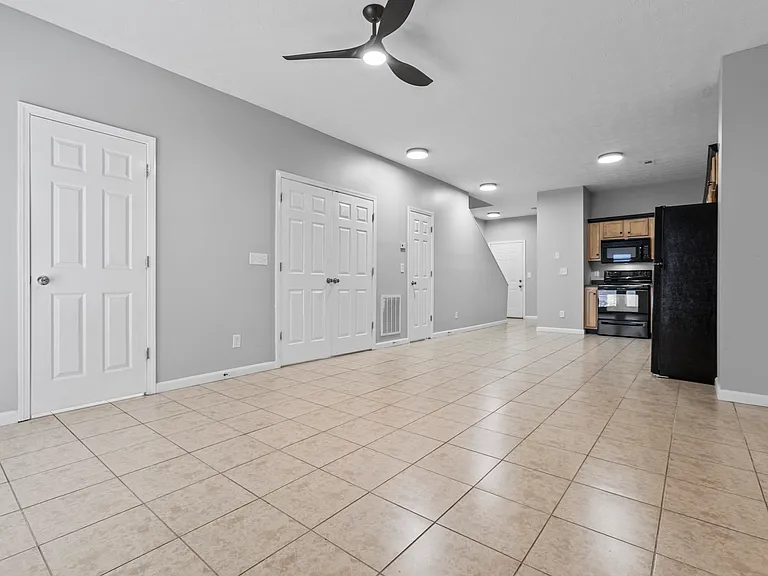 Pin Oak Villas Townhomes — Photo 9