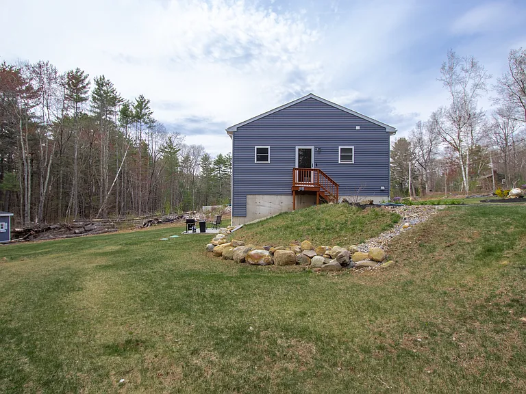 177 Thompson St — Photo 44