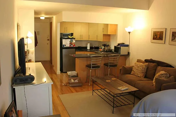 Rented by Bond New York | media 8