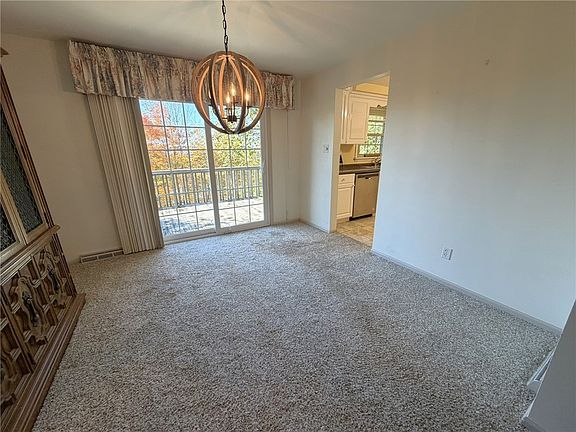 5th image of 152 Hermitage Cir