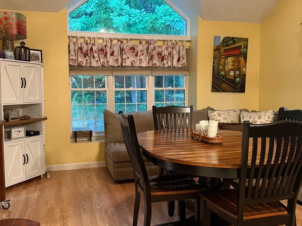 401 Ridgefield Cir #401D, Clinton, MA 01510