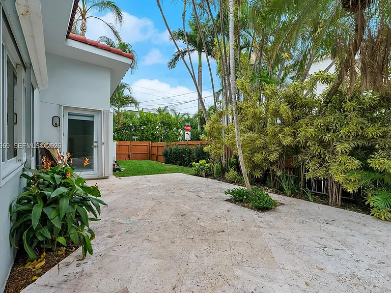 200 N Hibiscus Dr — Photo 38