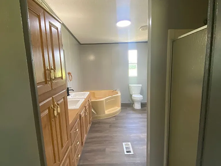 110 Private Road 178 — Photo 9