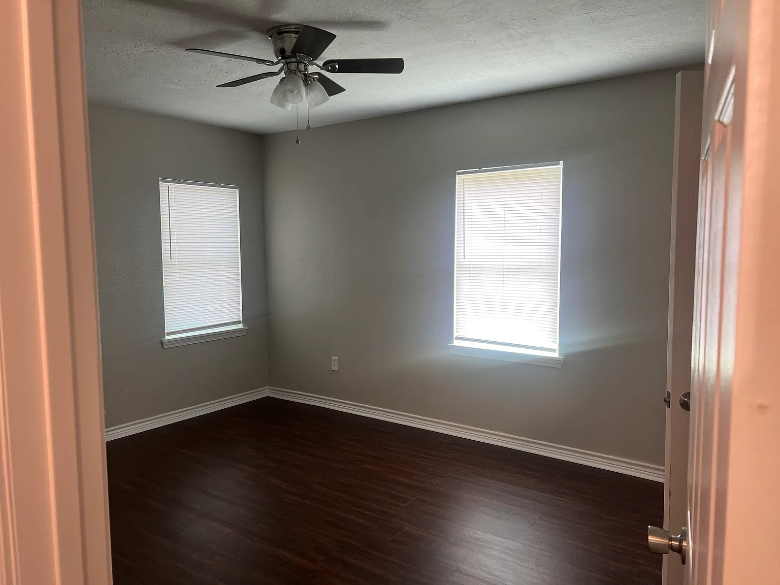 402 Azalea Dr — Photo 4