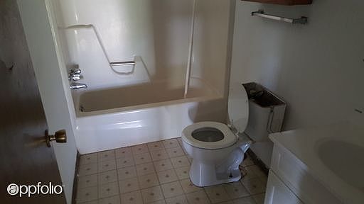5th image of 3919 N Illinois Ave
