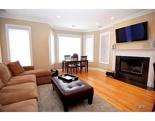 1310 N Claremont Ave #3 Photo 1