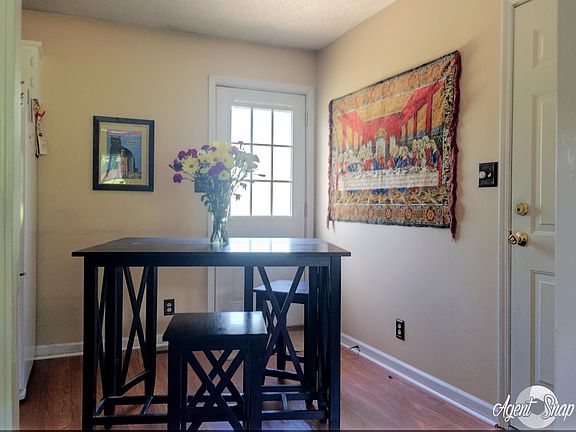 4th image of 1854 Cottingham Ct