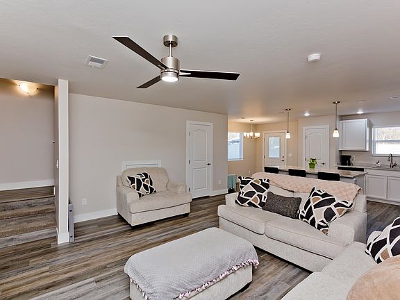 5th image of 430 Valerie Ln