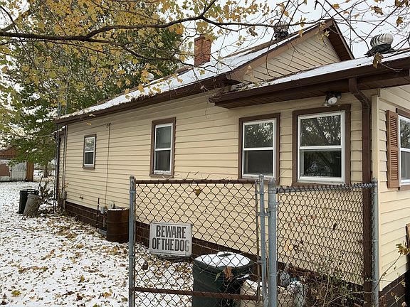 2nd image of 165 E 1st St