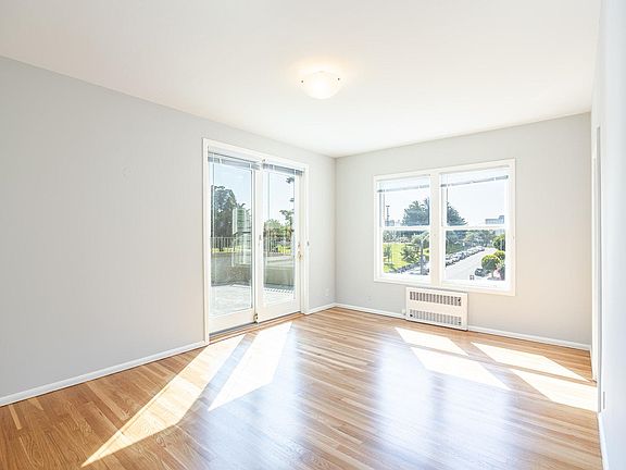 5th image of 2323 Laguna St APT 402