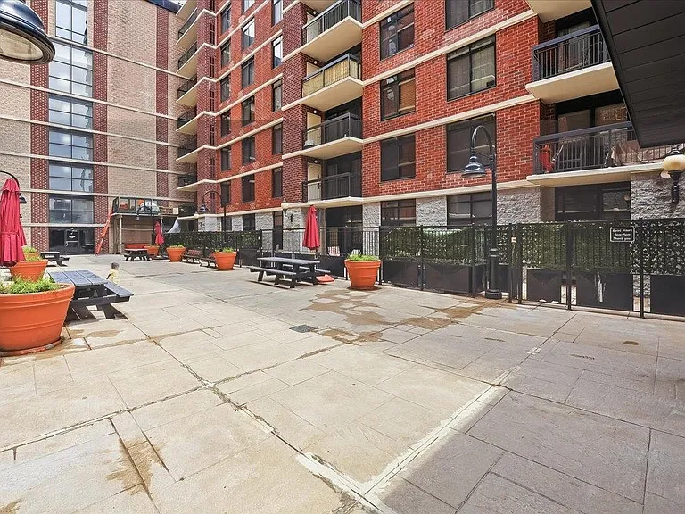700 1st St #15A — Photo 33