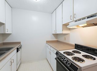 Campus Edge Apartments, Lincoln, NE 68508