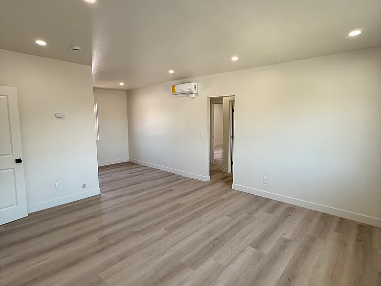 3445 Edgehill Dr #5 — Photo 4