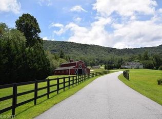 233 Old Gait Dr, Hendersonville, NC 28739