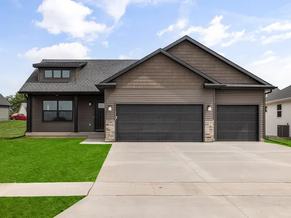 2902 NW Reinhart Dr, Ankeny, IA 50023