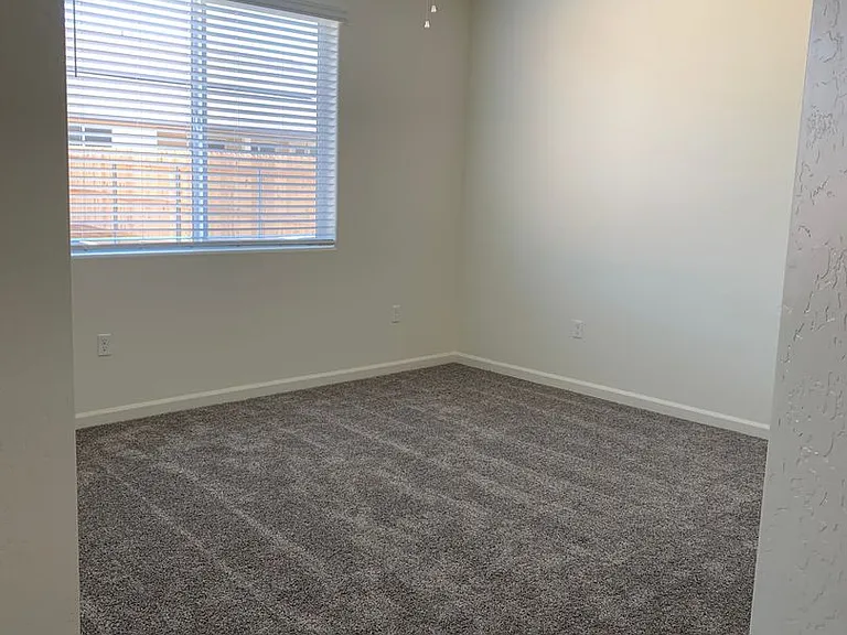 1353 W Kenny Thompson Ct — Photo 9
