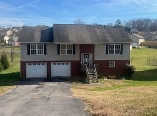 1465 Jasmine Trl, Sevierville, TN 37862