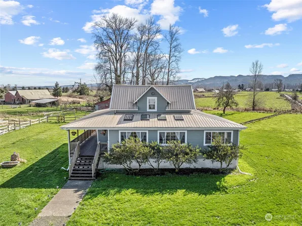 203 S Welcome Slough Road, Cathlamet, WA 98612