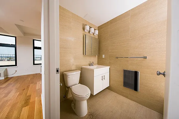 Rented by Nooklyn NYC LLC | media 81