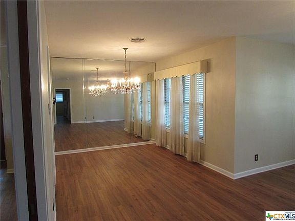 4th image of 2109 E Mimosa Ave