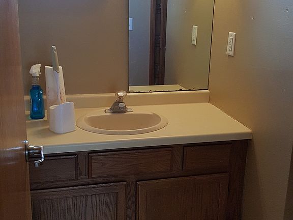 5th image of 570 Braund St APT 10