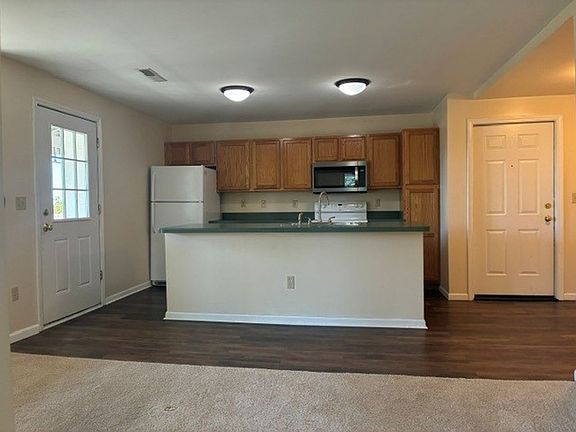 5th image of 104 E Walworth Ave #303