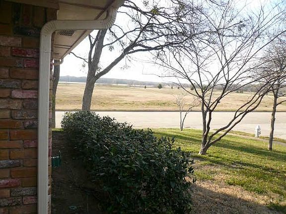 3rd image of 3702 Wood Rail Dr