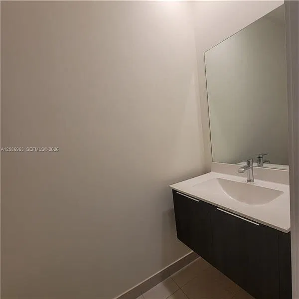 3 bed, 2.5 bath, $4,600 — Photo 2