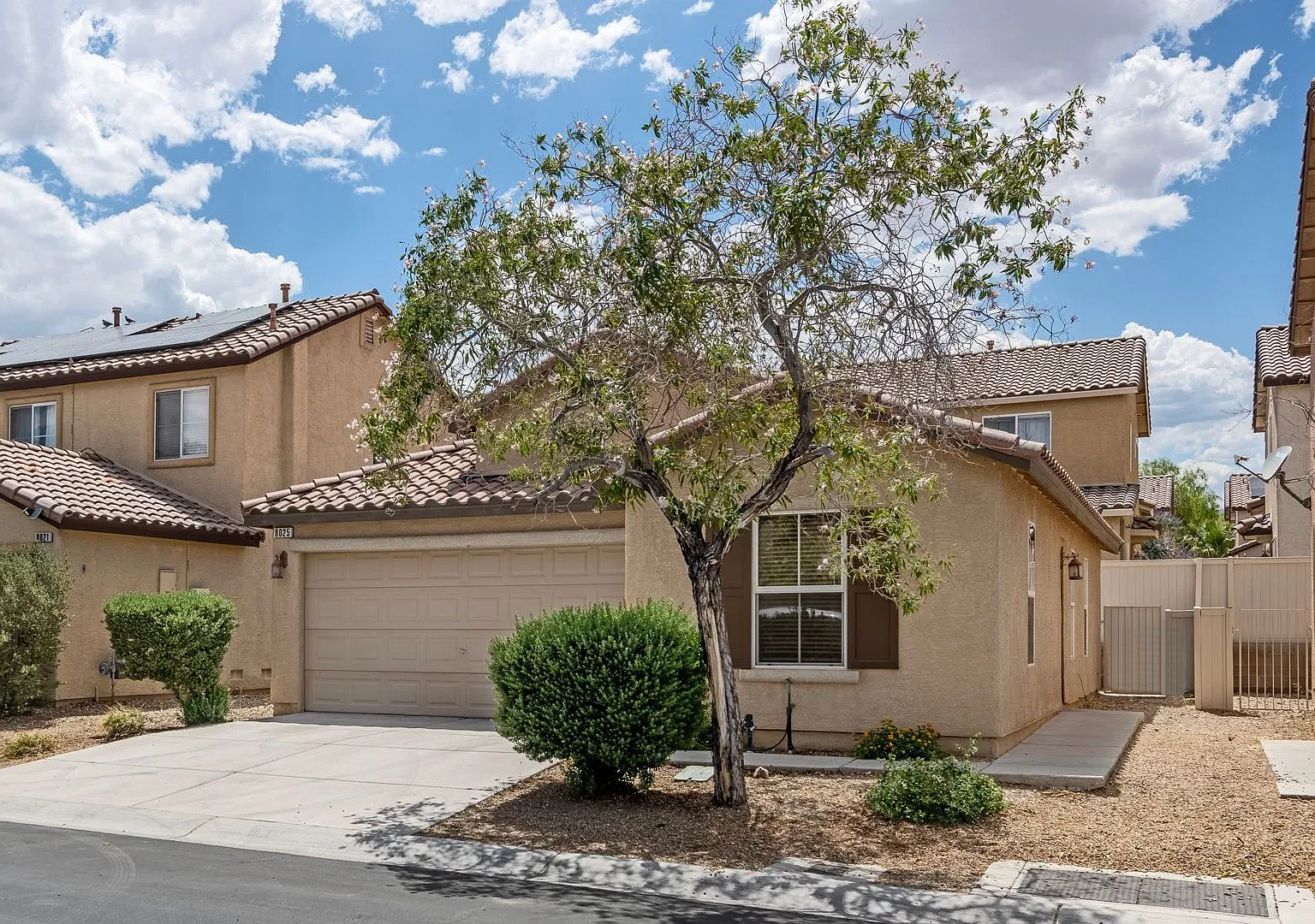 Charming Two Bedroom Two Bathroom home — Photo 3
