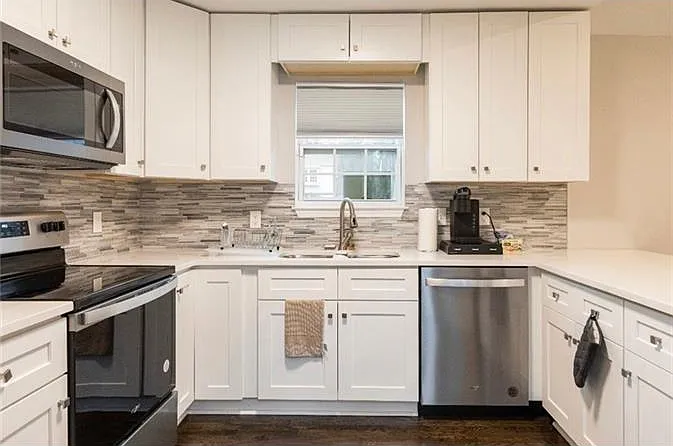 2032 North Ave NW — Photo 5