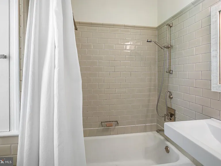 5015 Fulton St NW — Photo 24
