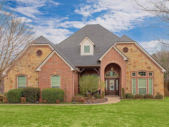 2nd image of 253 Heritage Ct