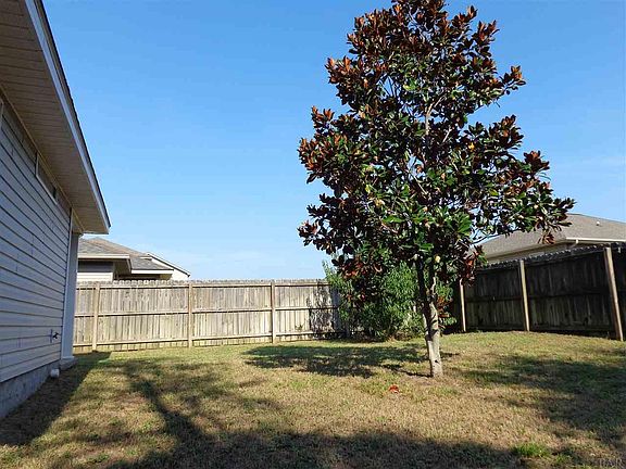 2nd image of 1929 Crosscreek Cir
