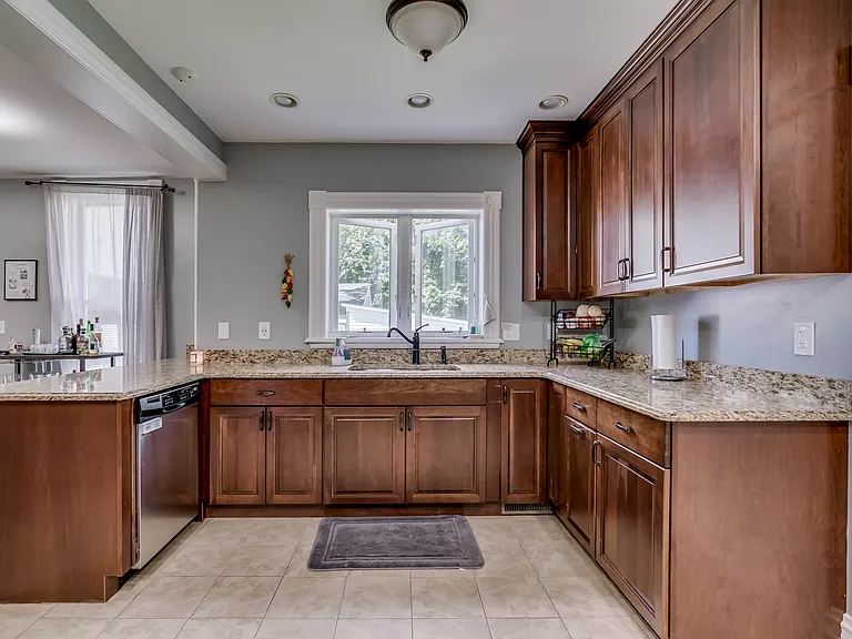 208 S Broad St — Photo 8