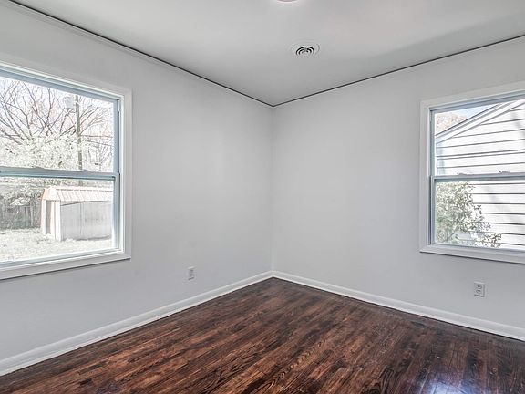 2nd image of 1749 Cornelia Ln