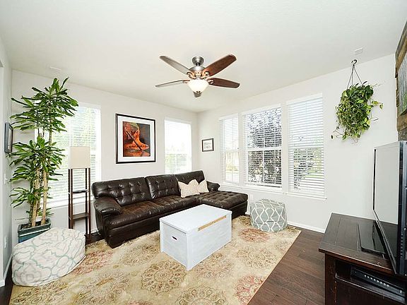 2nd image of 1676 Saratoga Dr