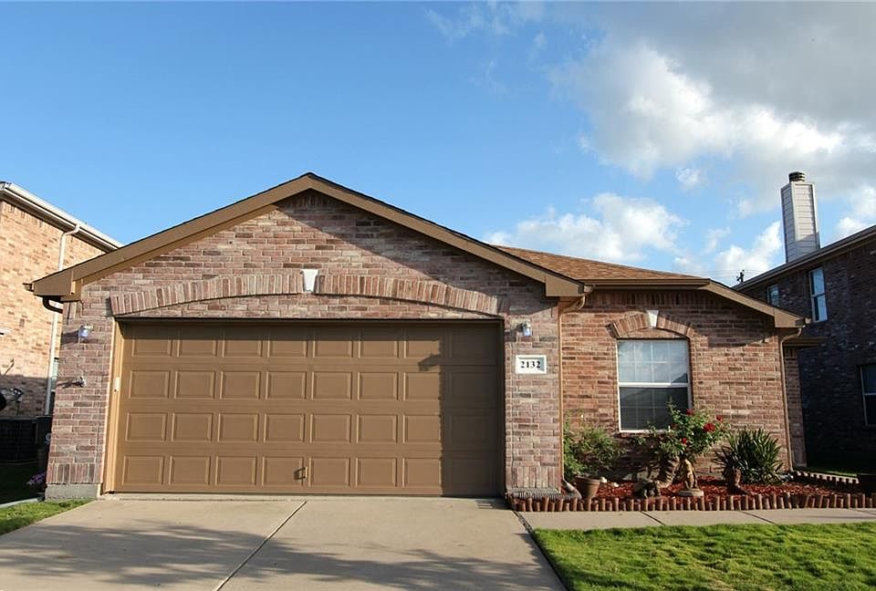 1st image of 2132 Royal Acres Trl