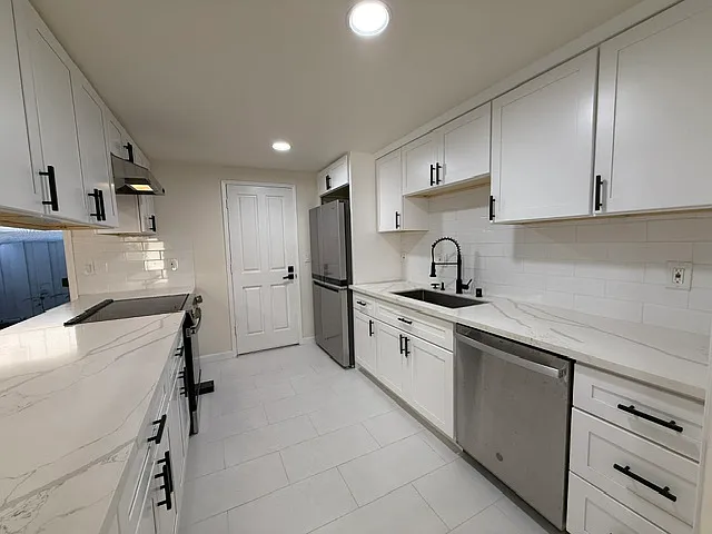 Cedar Blvd — Photo 3