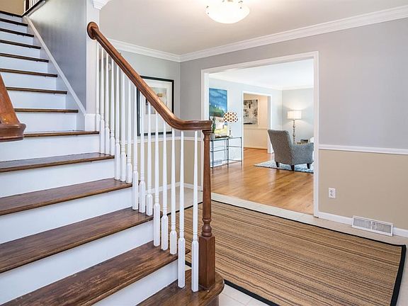 5th image of 3035 Foxcroft St