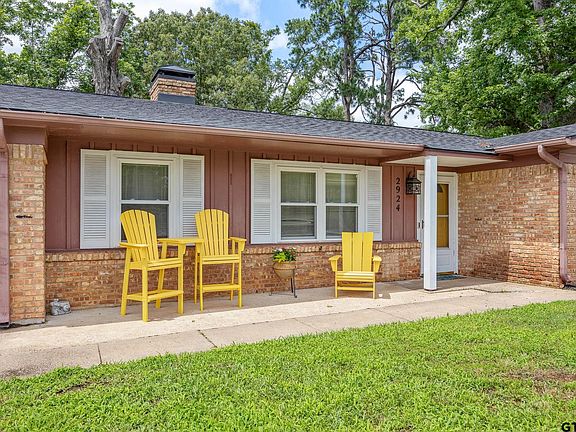 3rd image of 2924 Williamsburg Dr