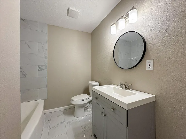 7710 Claiborne St — Photo 16
