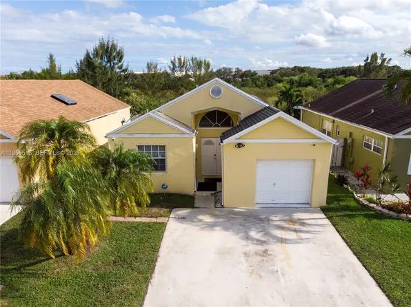 9936 W Daffodil Ln, Hollywood, FL 33025