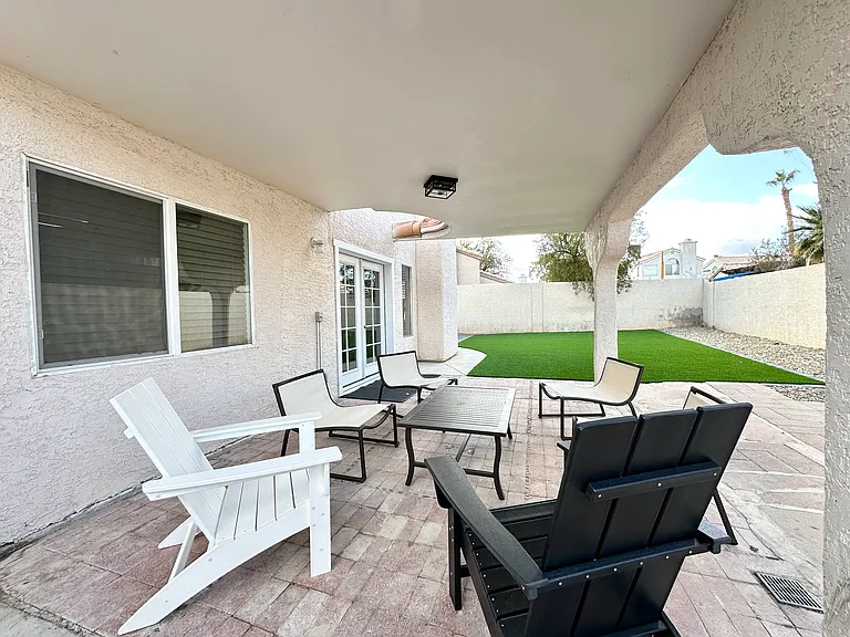 1658 Garden Path Ct — Photo 14
